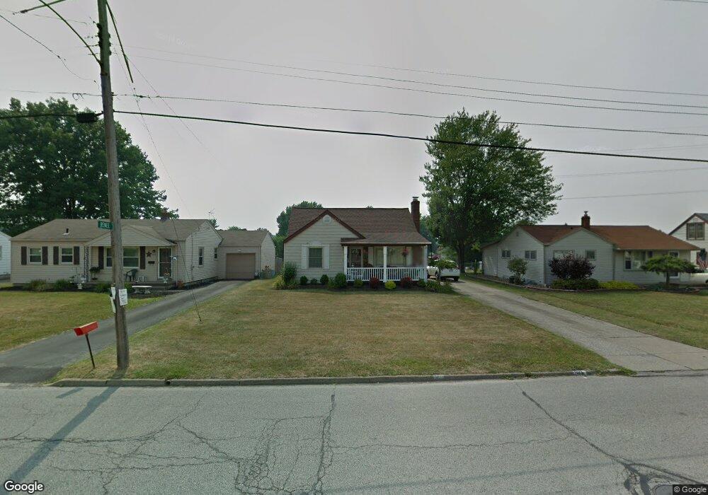 921 Garfield St, Struthers, OH 44471 - photo 1