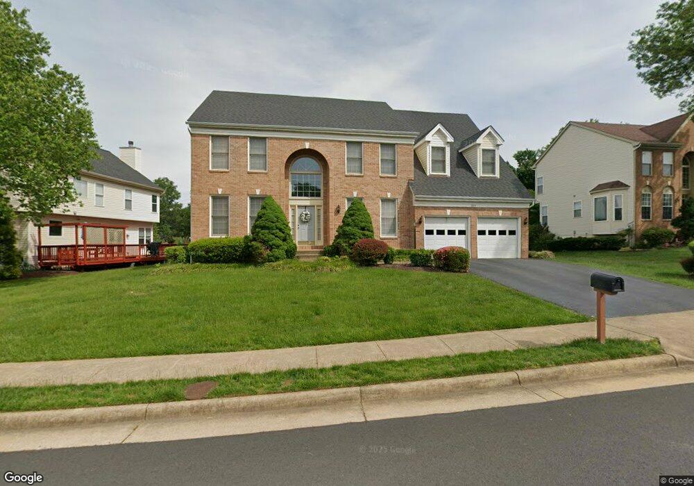 8915 Mountain Ash Dr, Springfield, VA 22153 - photo 1