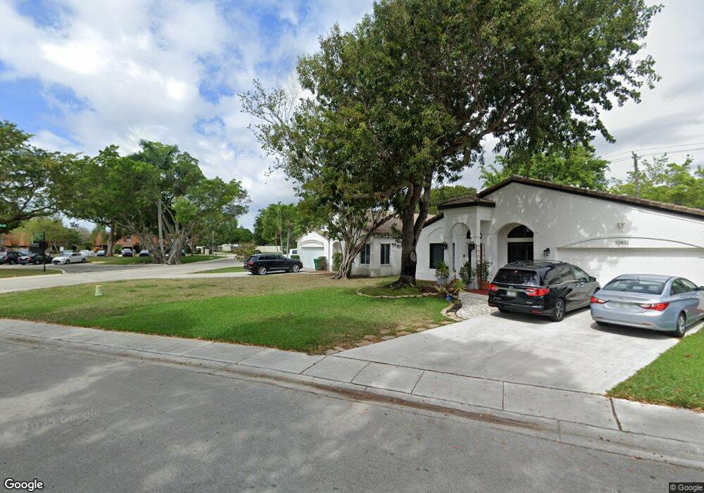 1404 E Harmony Lake Cir, Davie, FL 33324 - photo 1