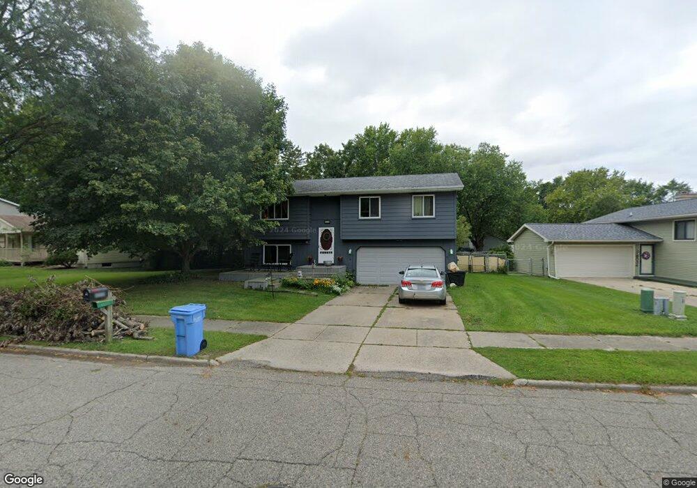 6040 Ellendale Dr, Lansing, MI 48911 - photo 1
