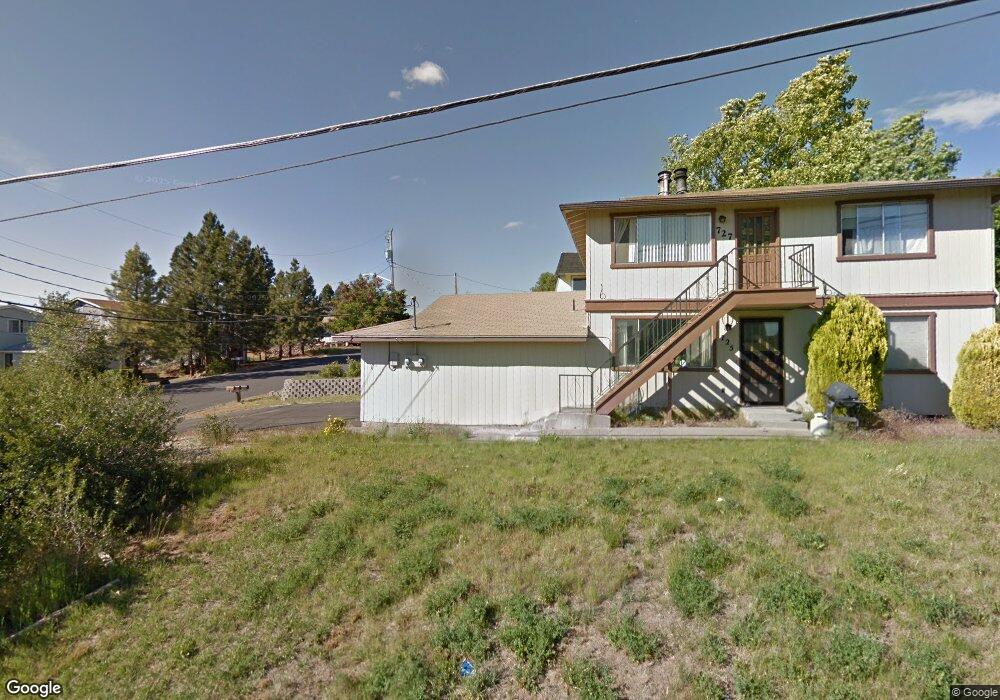 725 N 6th St, Klamath Falls, OR 97601 - photo 1