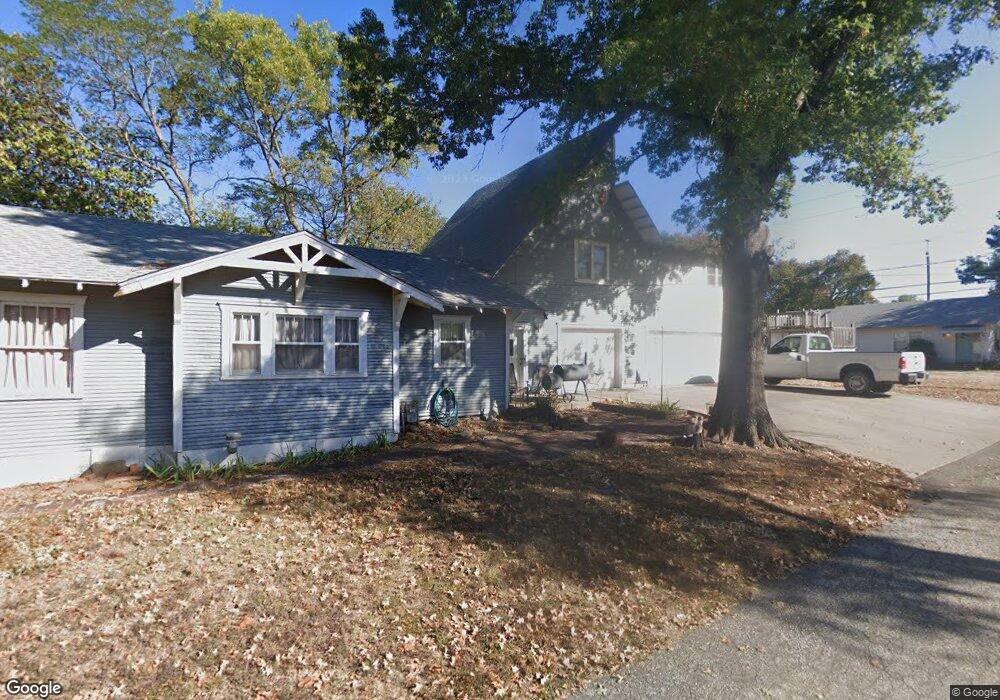 211 W Clegern St, Henryetta, OK 74437 - photo 1