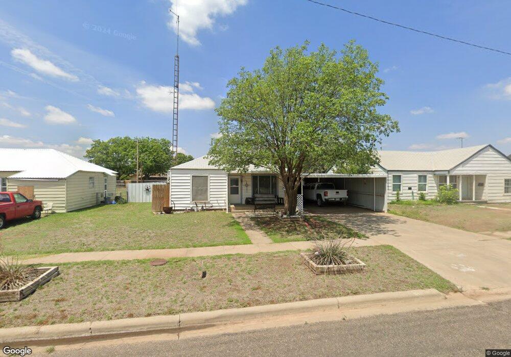 311 Aileen St, Plainview, TX 79072 - photo 1