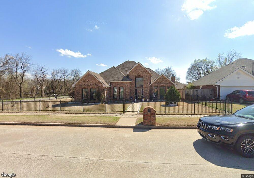 1828 E Main St, Moore, OK 73160 - photo 1