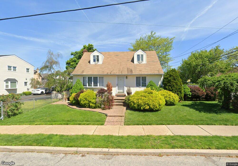 790 Garfield St, Franklin Square, NY 11010 - photo 1