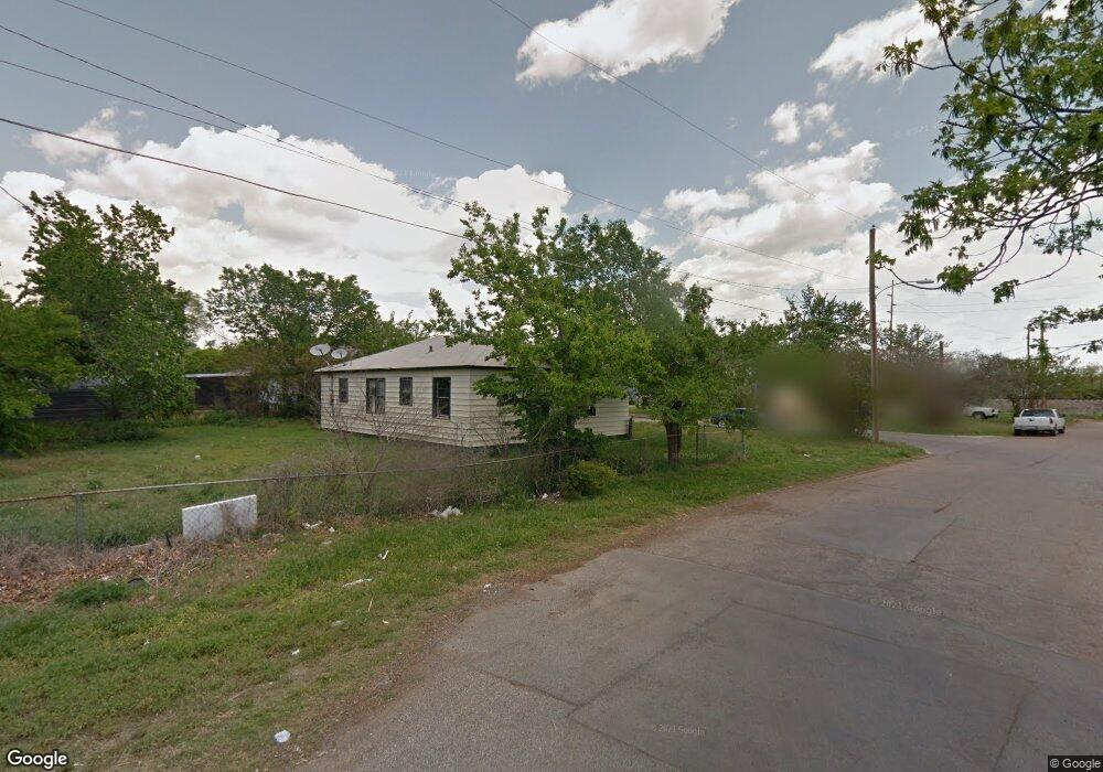 678 Nelms St, Duncan, OK 73533 - photo 1