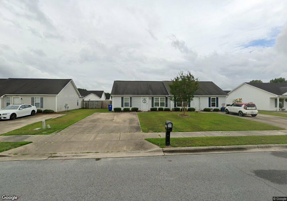 1121A Masters Ln unit A, Greenville, NC 27834 - photo 1