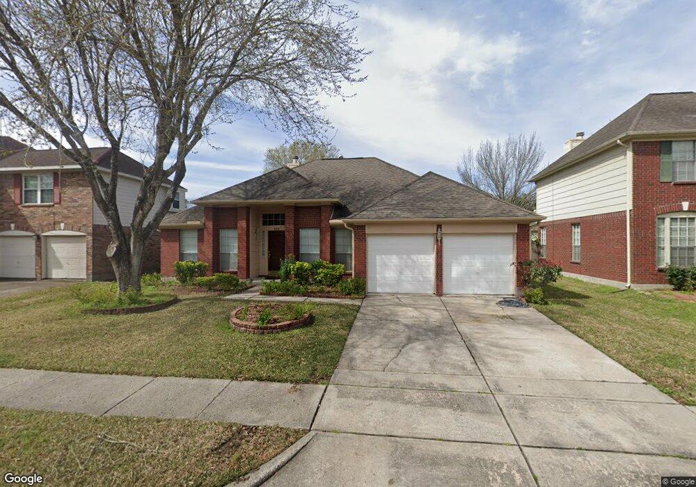 4814 Widerop Ln, Friendswood, TX 77546 - photo 1