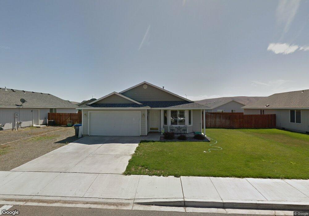 512 Columbus Ave, Moxee, WA 98936 - photo 1