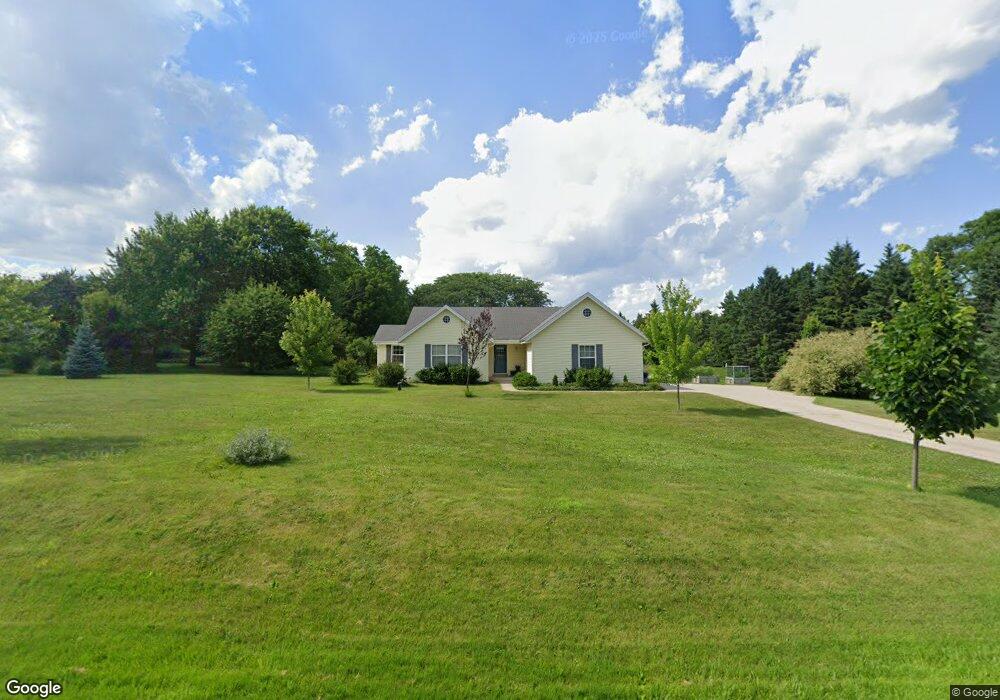 N58W26338 Mount Du Lac Dr, Sussex, WI 53089 - photo 1