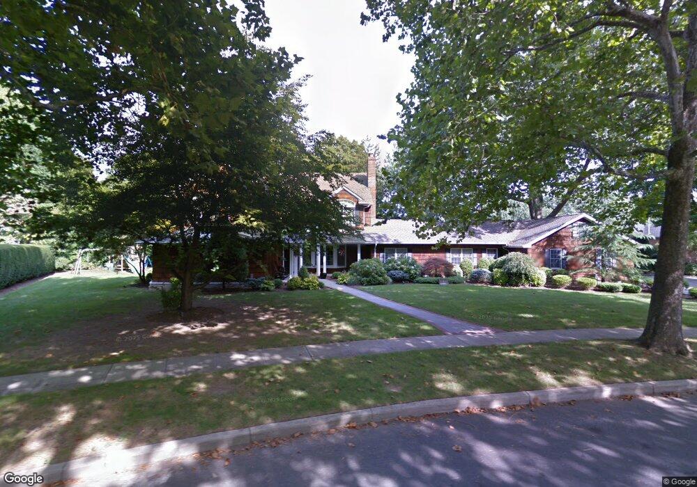 2 Barnes Ln, Garden City, NY 11530 - photo 1