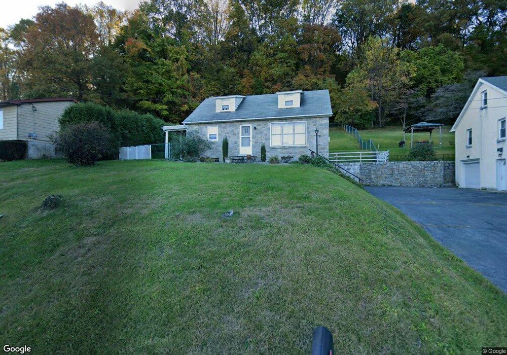 16 W Neversink Rd, Reading, PA 19606 - photo 1