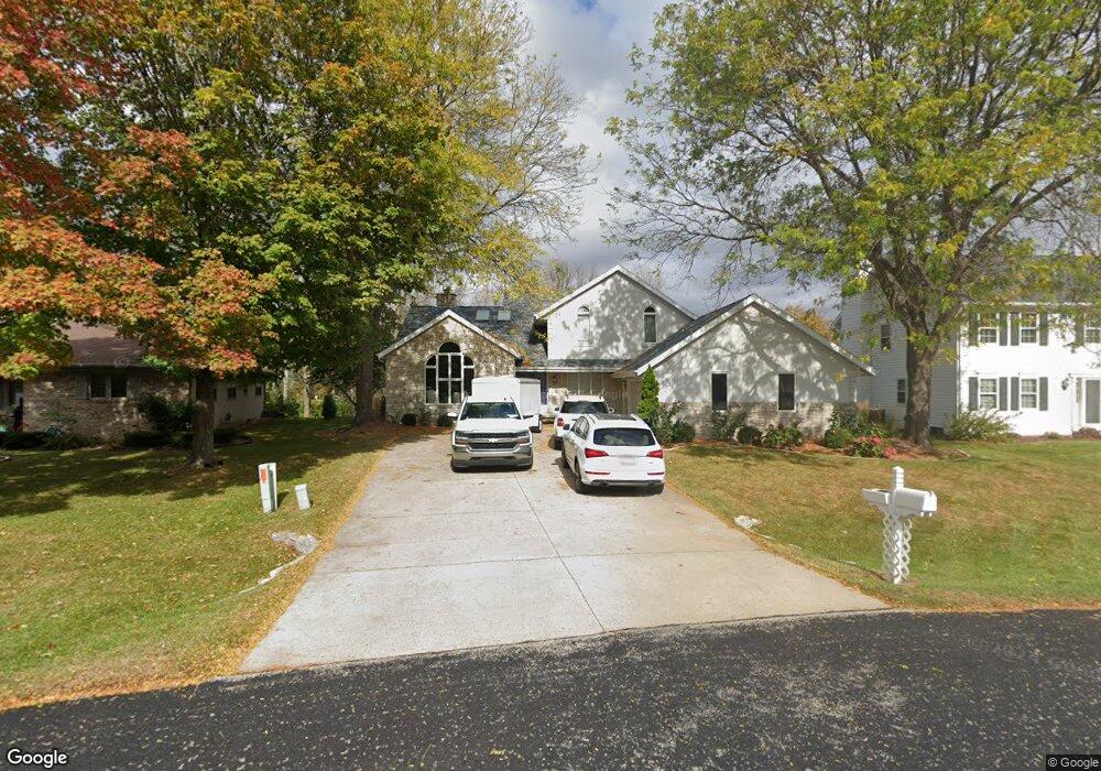 2640 W Sunnyview Cir, Appleton, WI 54914 - photo 1