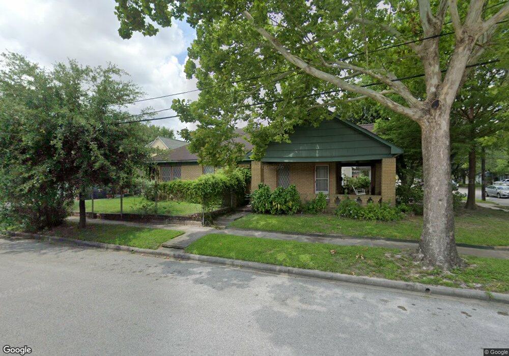 902 Pecore St, Houston, TX 77009 - photo 1