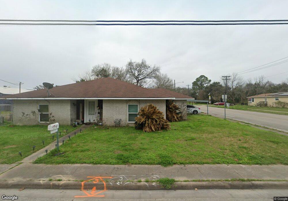 1115 W Adoue St, Alvin, TX 77511 - photo 1
