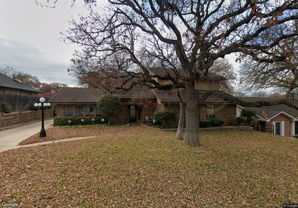 405 Cumberland Dr, Hurst, TX 76054 - photo 1
