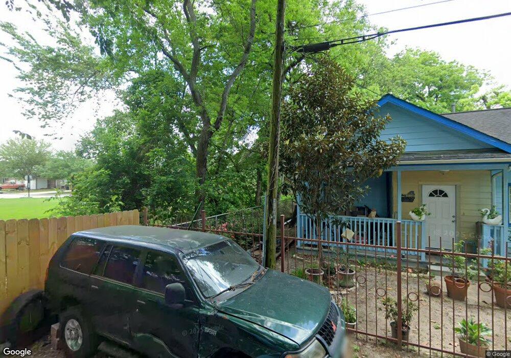 8802 W Native Ln, Houston, TX 77022 - photo 1