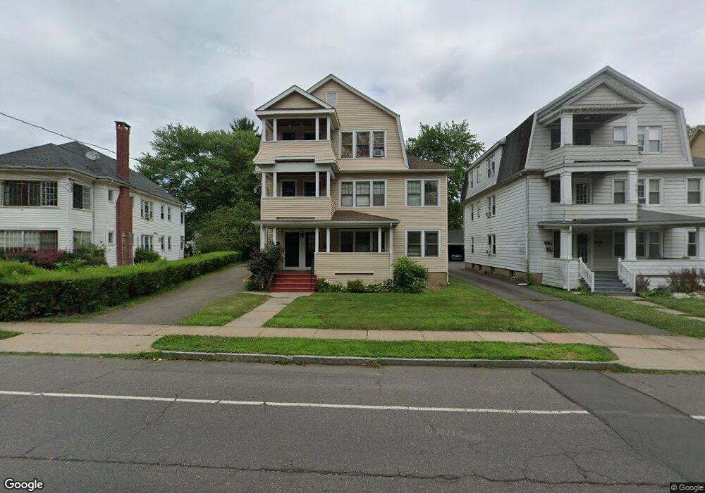 198 Quaker Ln S, West Hartford, CT 06119 - photo 1