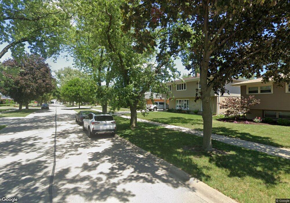 2081 Westview Dr, Des Plaines, IL 60018 - photo 1