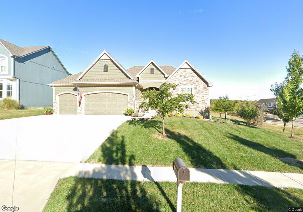 5027 Haskins St, Shawnee, KS 66216 - photo 1