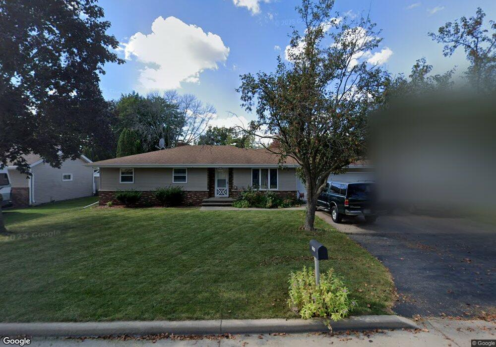 1909 N Mcintosh Dr, Appleton, WI 54914 - photo 1