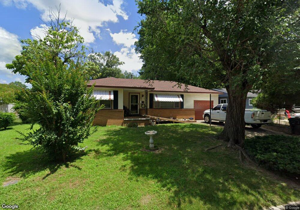 1224 N Cherokee Ave, Claremore, OK 74017 - photo 1