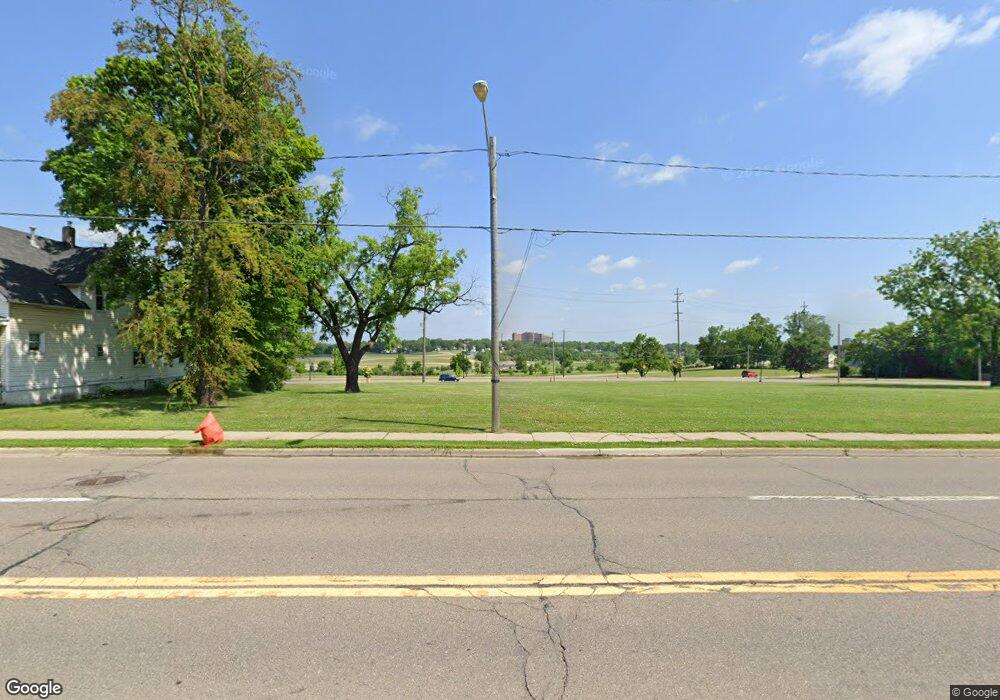 1624 W Court St, Flint, MI 48503 - photo 1