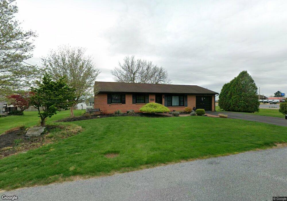826 School Ln, New Holland, PA 17557 - photo 1
