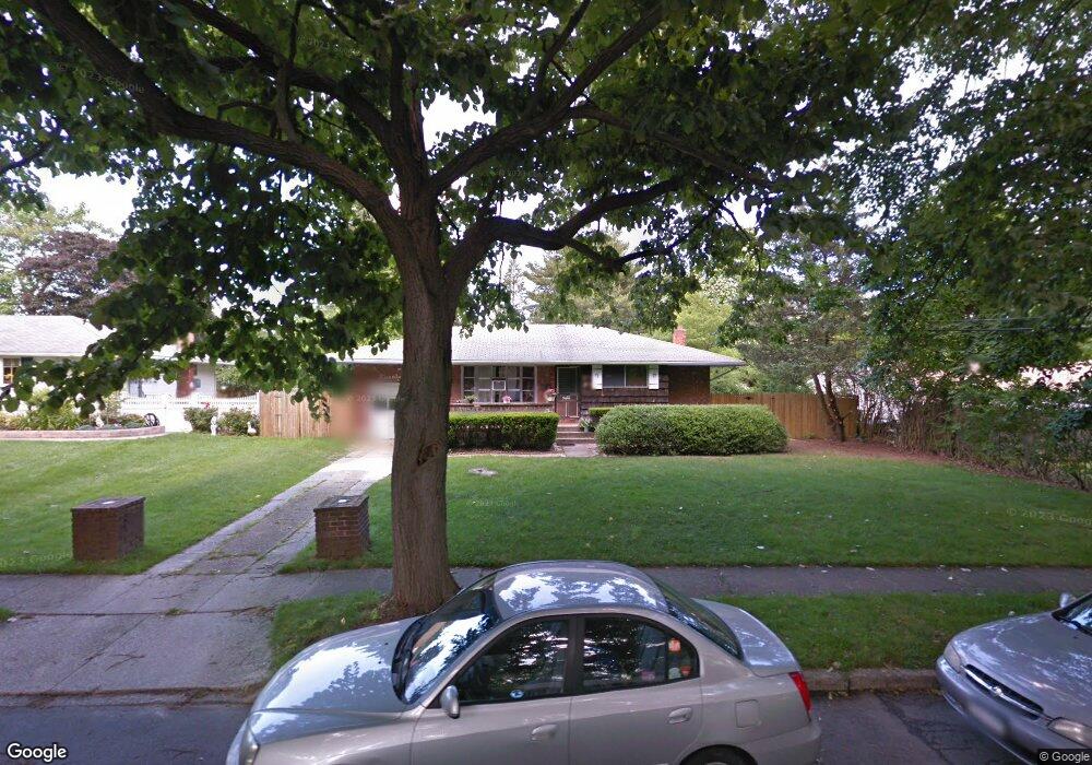 21 Dewey Rd, ComMacK, NY 11725 - photo 1