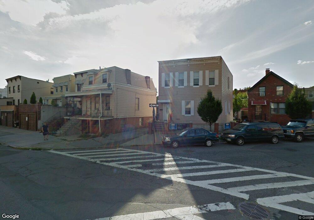 30-80 42nd St unit 2F, Astoria, NY 11103 - photo 1