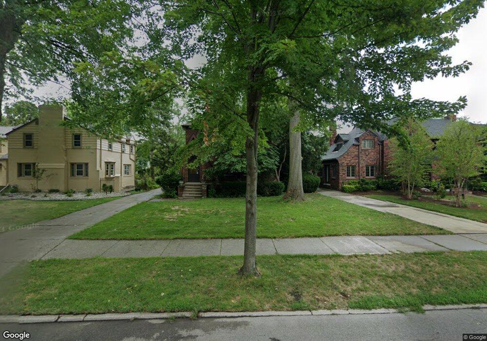 566 Barrington Rd, Grosse Pointe Park, MI 48230 - photo 1