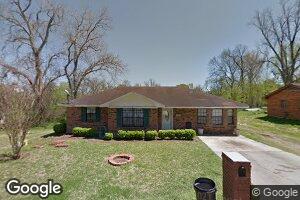 303 Mansion St, Port Gibson, MS 39150