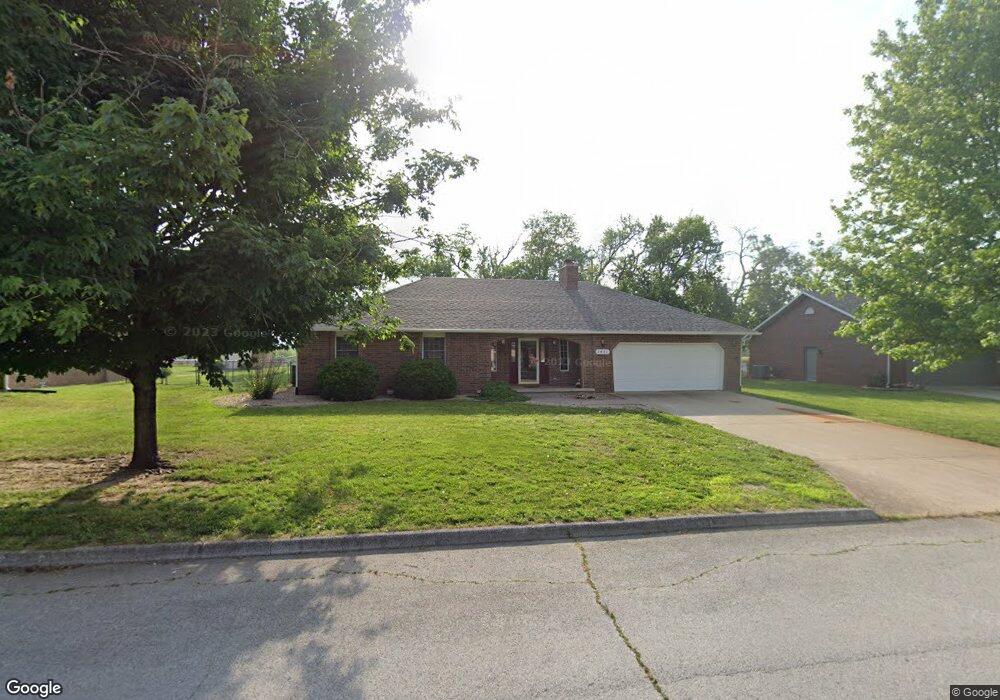 1931 S Hedgewood Dr, Bolivar, MO 65613 - photo 1