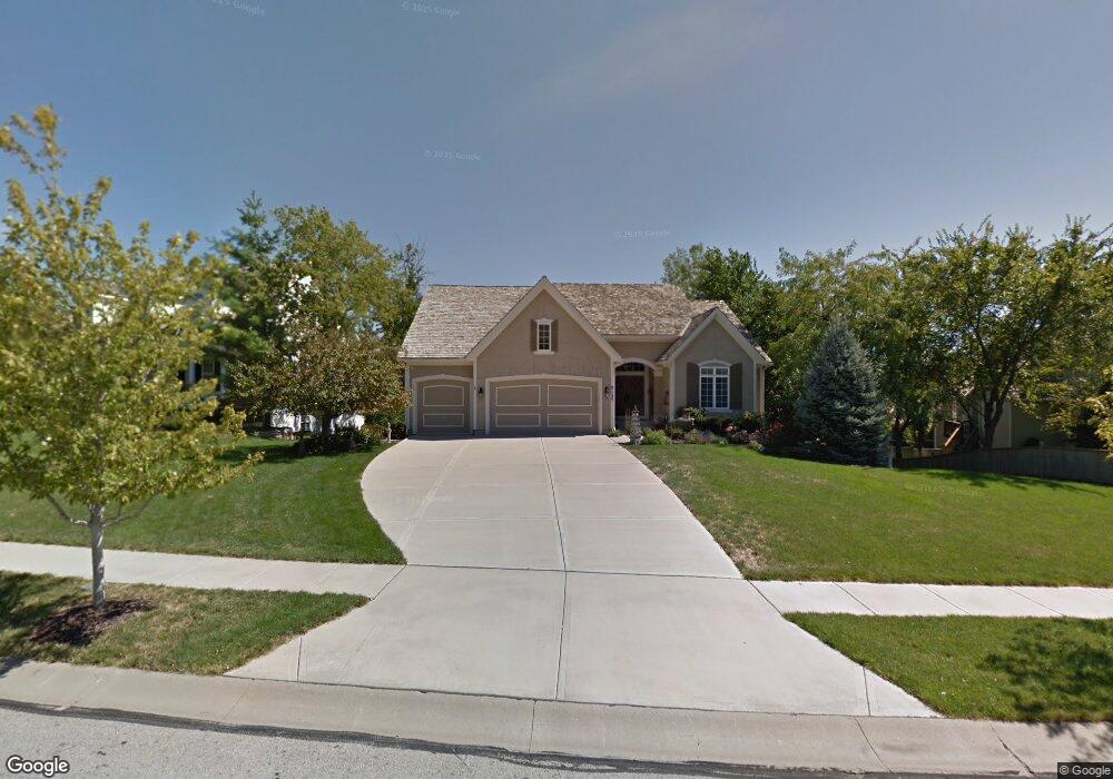 8153 Deer Run St, Lenexa, KS 66220 - photo 1