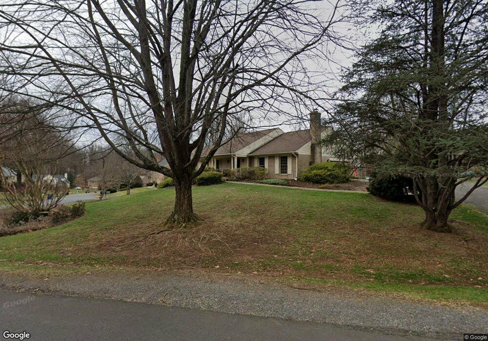 1168 Old Stage Ct, McLean, VA 22102 - photo 1