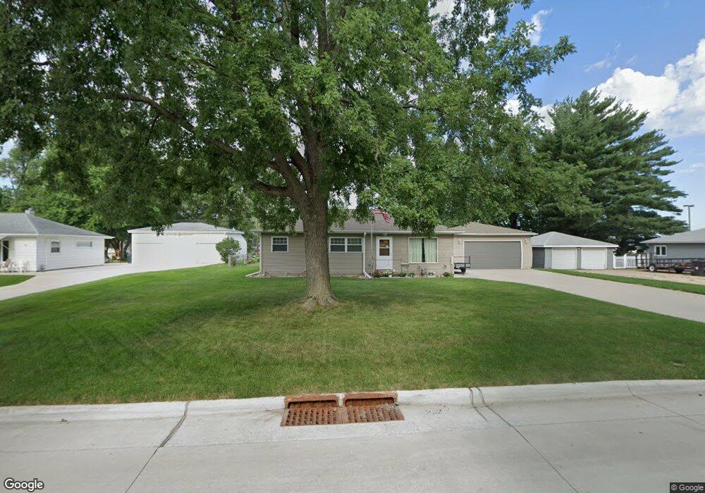 3113 Mcclain Dr, Cedar Falls, IA 50613 - photo 1