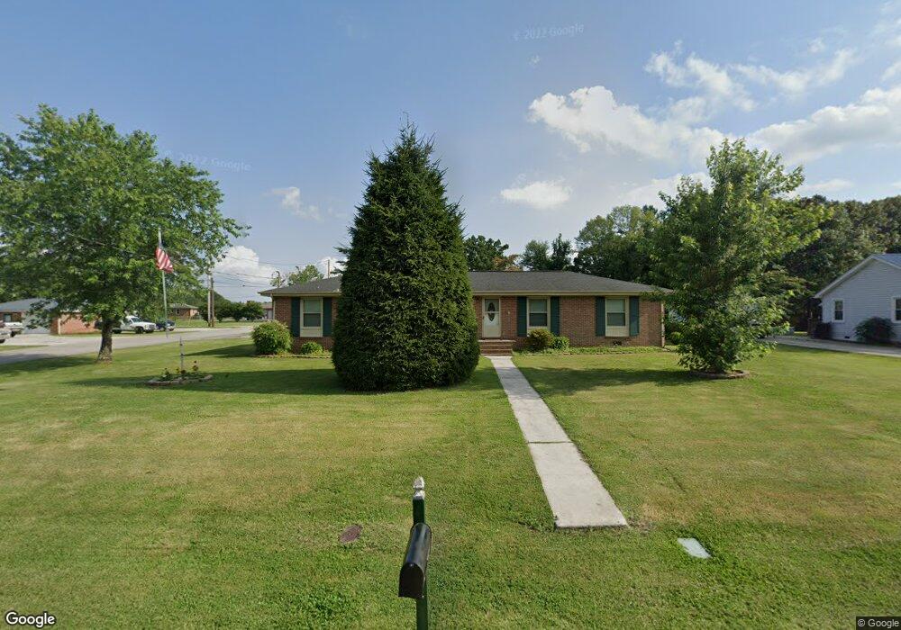 1212 Oak Dr, Manchester, TN 37355 - photo 1