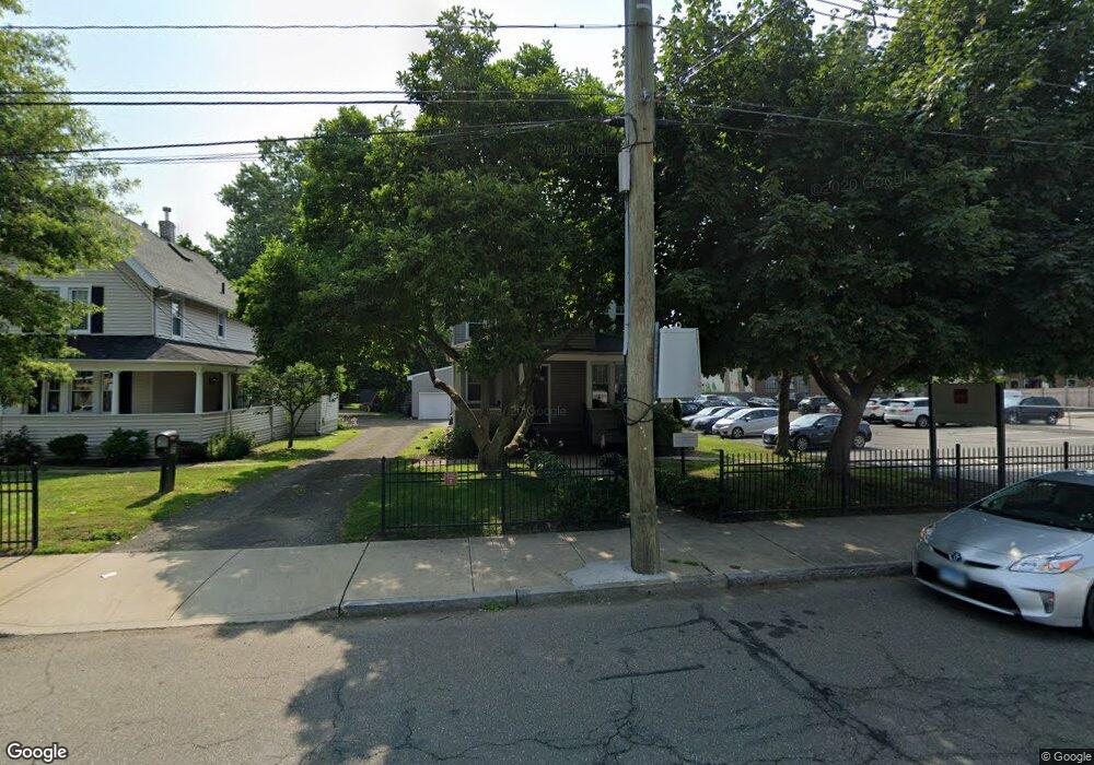 819 Woodward Ave unit 2nd Floor, New Haven, CT 06512 - photo 1