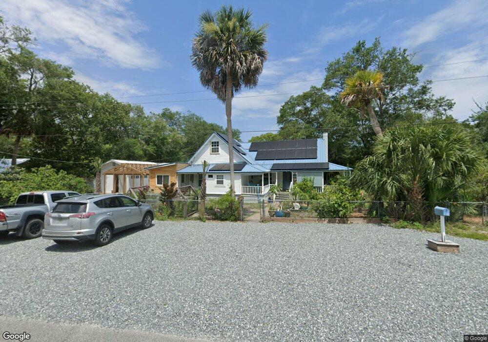 702 W 3rd St, Carrabelle, FL 32322 - photo 1