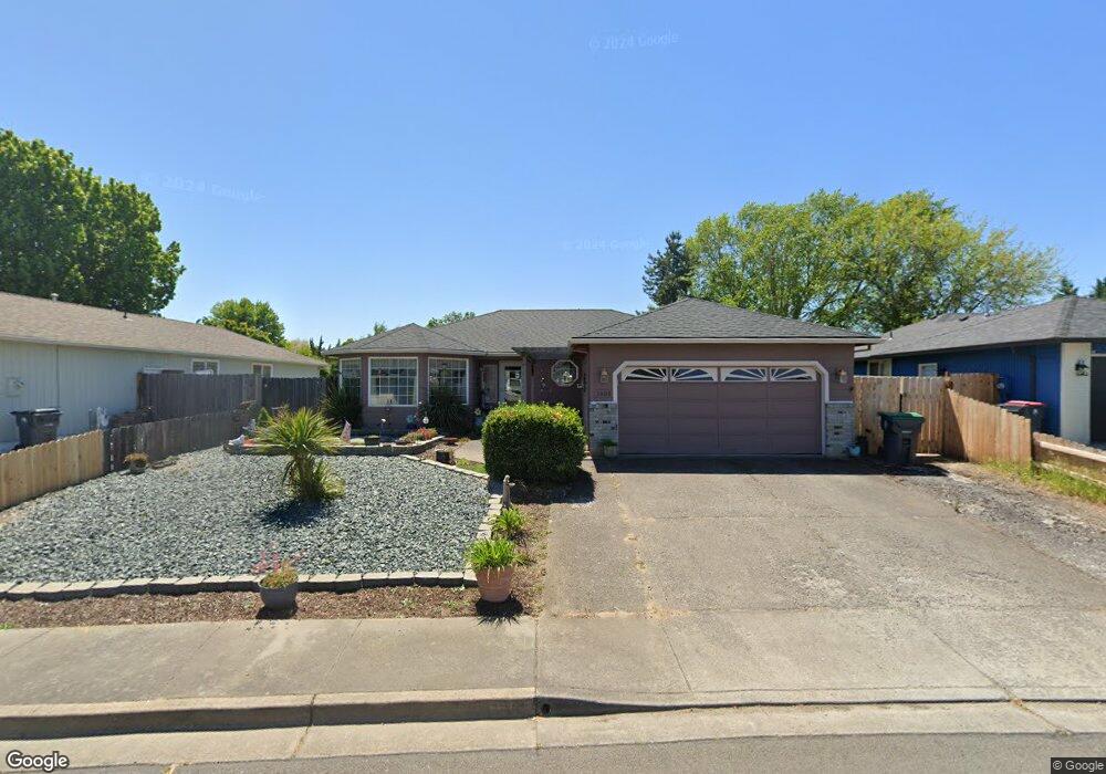 1008 Juanita Way, Central Point, OR 97502 - photo 1