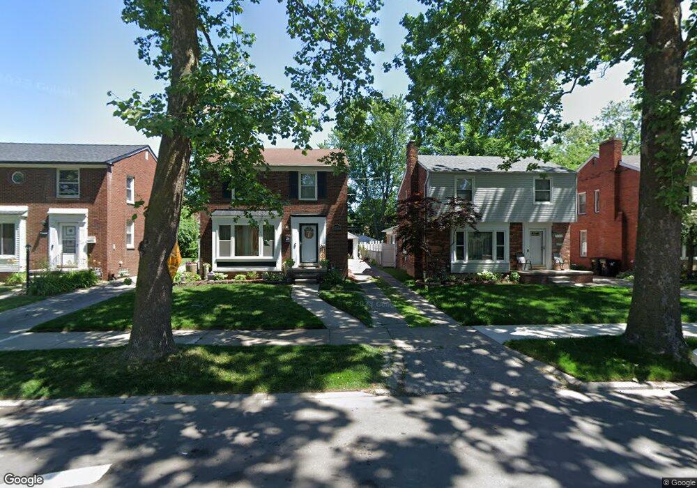 5264 Hillcrest St, Grosse Pointe, MI 48236 - photo 1