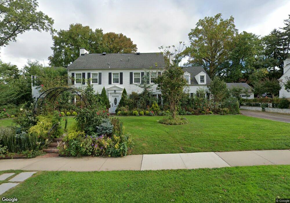 23 Brompton Rd, Great Neck, NY 11021 - photo 1