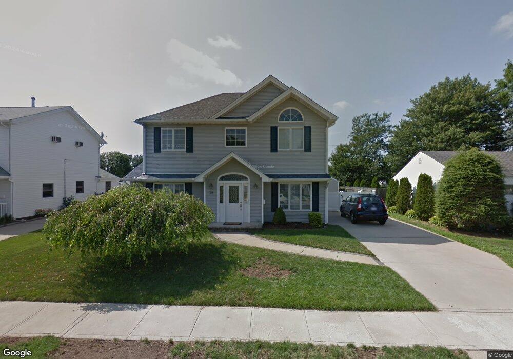 16 Reading Ln, Bethpage, NY 11714 - photo 1