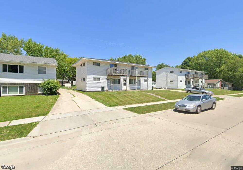 2221 W 4th St unit 1, Cedar Falls, IA 50613 - photo 1