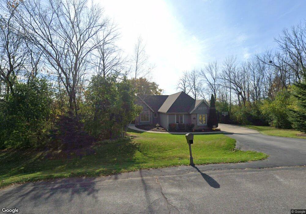 N54W26049 Glen Ridge Ct, Sussex, WI 53089 - photo 1