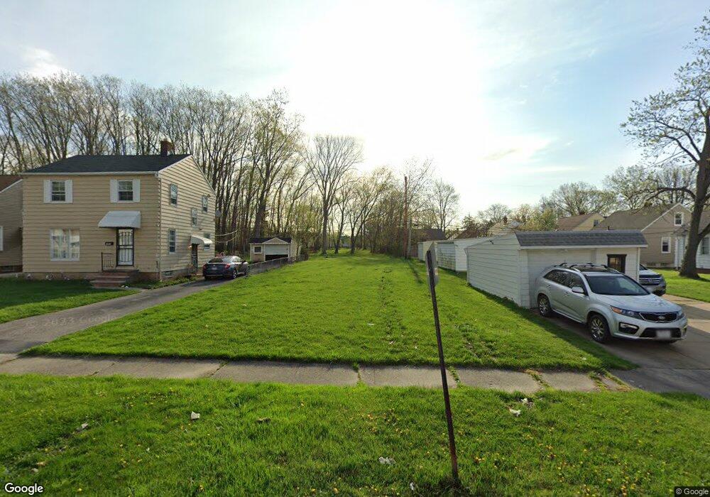 5069 Erwin St, Maple Heights, OH 44137 - photo 1