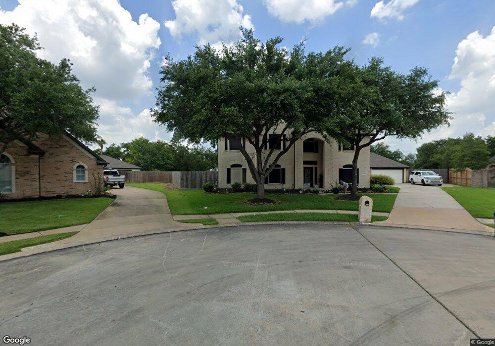 205 Falcon Lake Cir, Friendswood, TX 77546 - photo 1