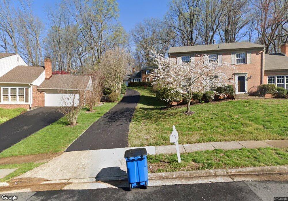 5808 Bent Twig Rd, McLean, VA 22101 - photo 1