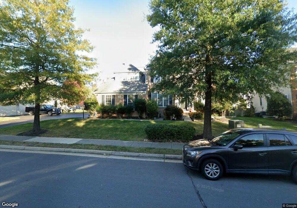 25780 Longforest Dr, Chantilly, VA 20152 - photo 1