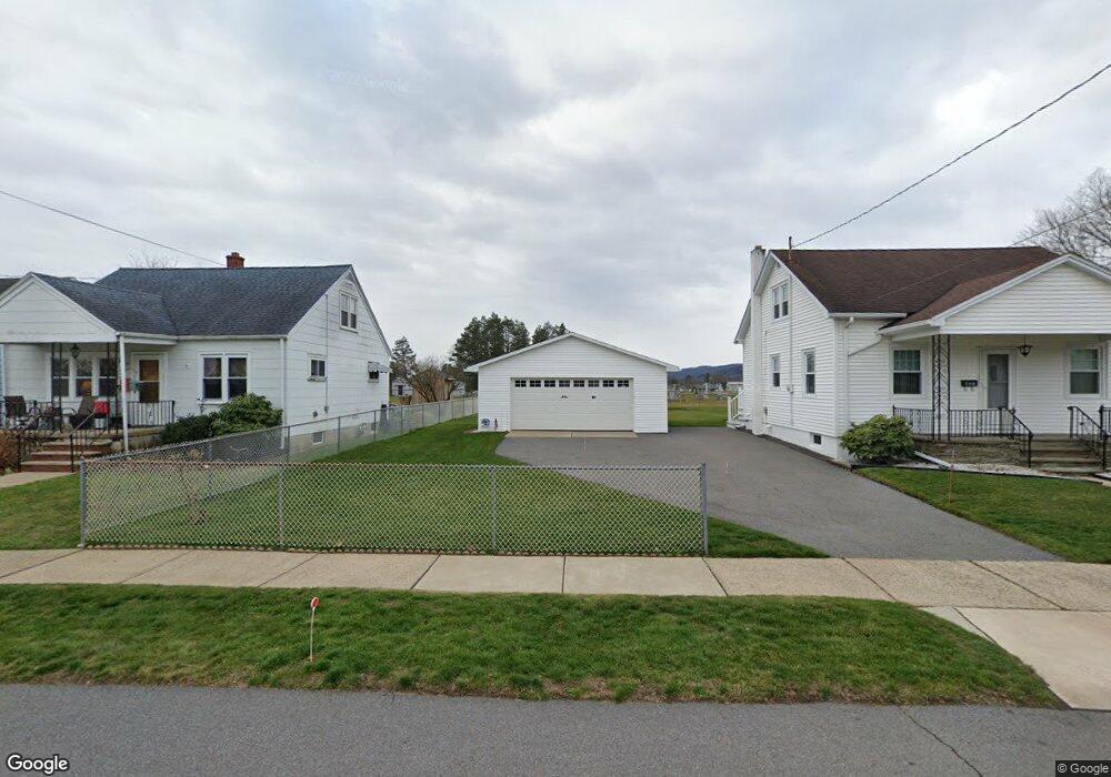 427 Washington Ave, West Wyoming, PA 18644 - photo 1